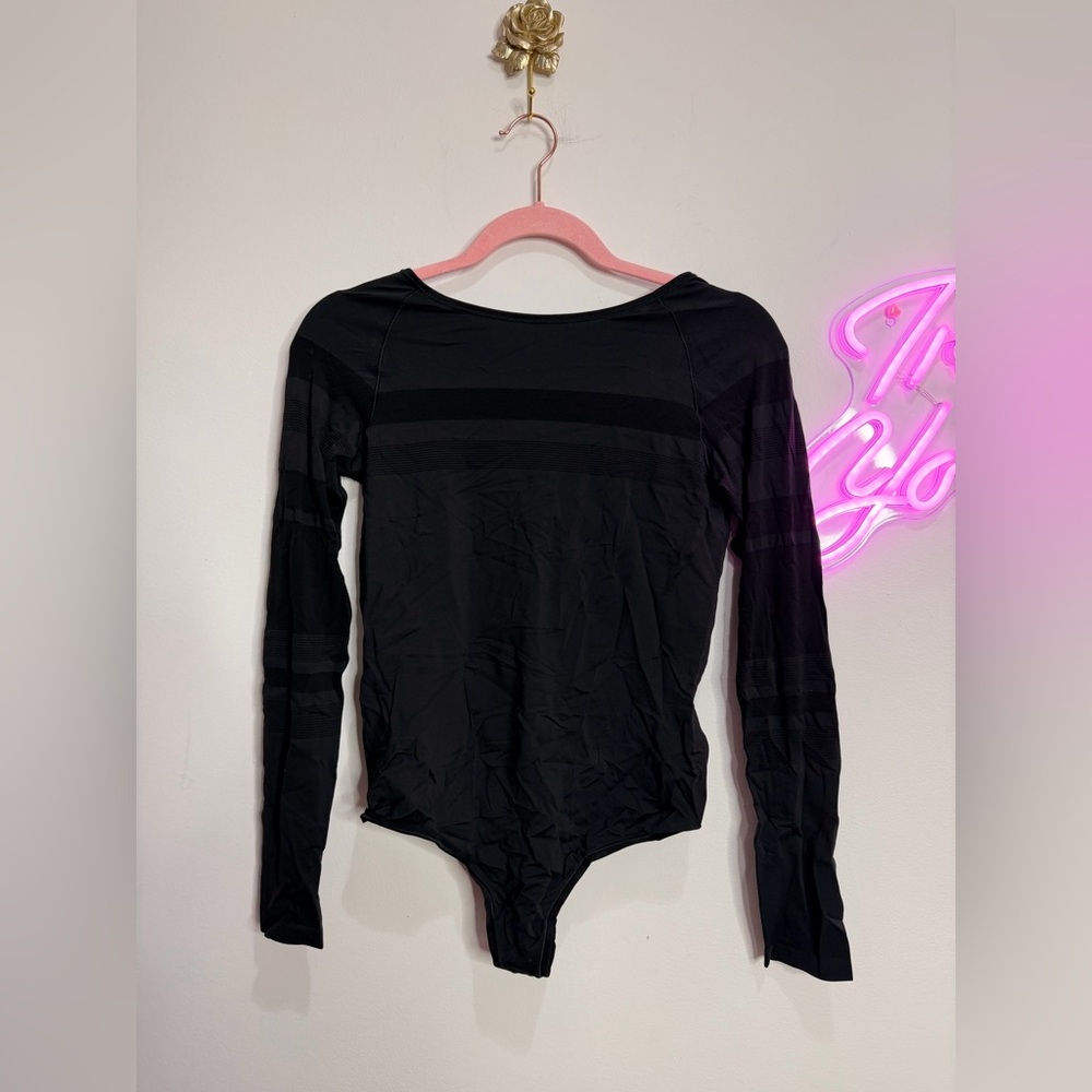 Lululemon Gleam and Glow Bodysuit Size XL - Picture 7 of 10